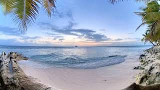 Experience a Tranquil Beach Sunset in Virtual Reality: 360° Views of Sandy Cay, Honduras `