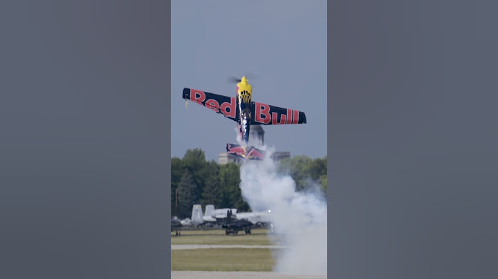Red Bull gives you WINGS! Kirby Chambliss and his signature Cobra at AirVenture Oshkosh 2023 #shorts