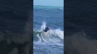 Keahi PRO model making wave kitesurfing great again! ????#fonekites #coldhawaii