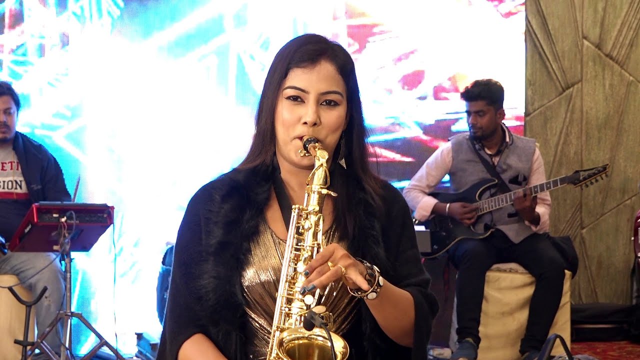 Rock And Roll Saxophone Performance by Saxophone Queen Lipika  Yaad Aa Raha Hai  Saxophone Music