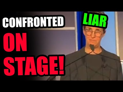 Internet HERO walks up to confront Rachel Maddow ON STAGE!