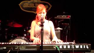 Chrissi Poland sings Aretha Franklin's "Never Loved A Man" at B.B. King's, NYC chords