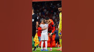 When a fan just wants a hug from Ronaldo 🥺❤️
