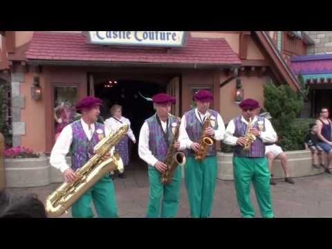 disney-world-fantasyland-saxophone-quartet-2011