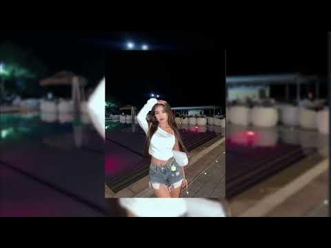 Жас келіншек аяқтарын жайып жіберді