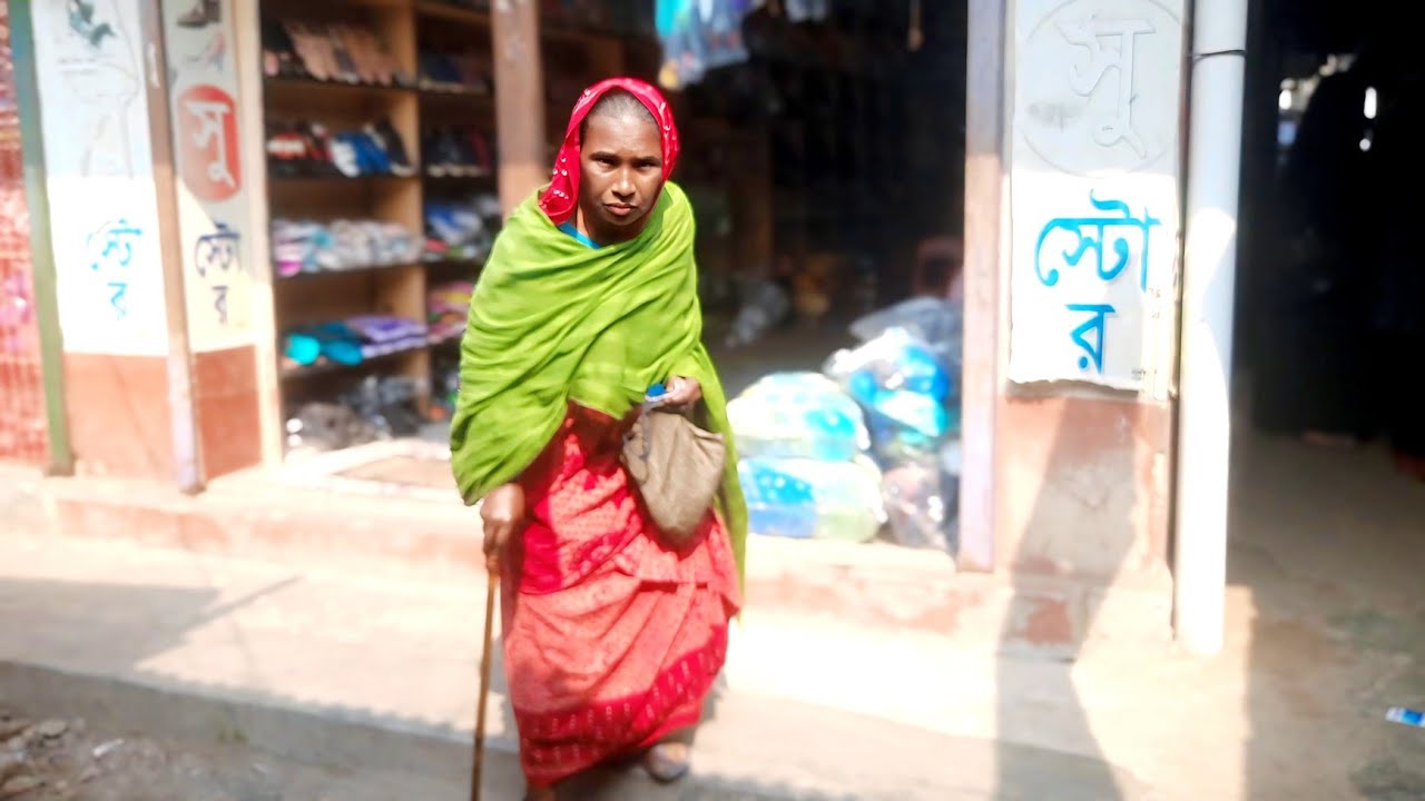 অসুস্থতার মাঝেও বাজারে আসতে হয় সাহায্য করার জন্য || নিরুপায়