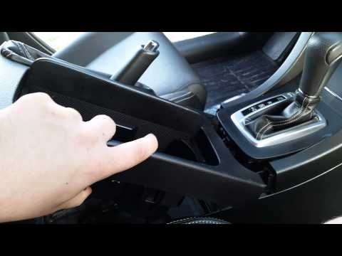 How to Replace Center Console 12V Socket in Suzuki Kizashi