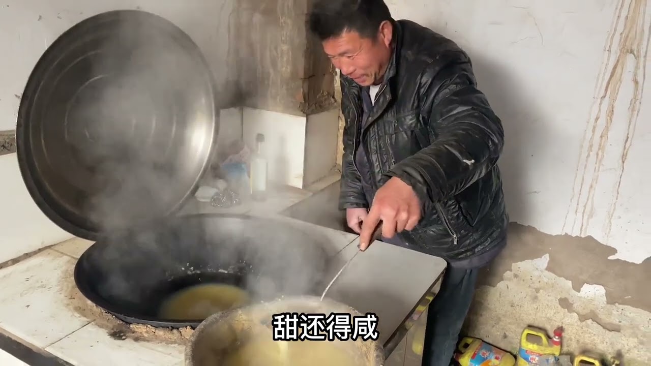 建华对羊有种说不出来的感情，爬羊身上听听比设备都灵。