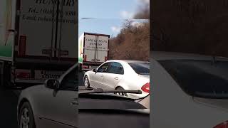 Truckers Team Up and Stop Shoulder-Driving Mercedes
