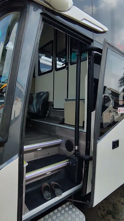 Bus Sinar Jaya Terbaru Super Executive #bus #busmania #sinarjaya #sinarjayamania #jetbus5
