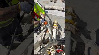 Pipeline clean-out (diversion valve to pump)
Cleaning out a high-rise concrete delivery system with a double diversion valve from ConForms. Pipeline clean-out (diversion valve to pump)