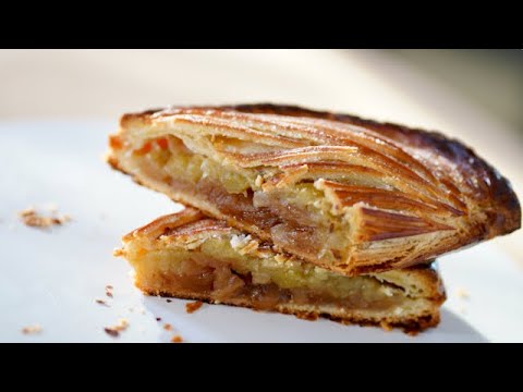 Giant apple turnover with green apple sauce and roasted apples, from the video