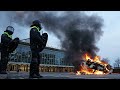 The Netherlands: Anti-curfew protesters clash with police and torch Covid-testing site