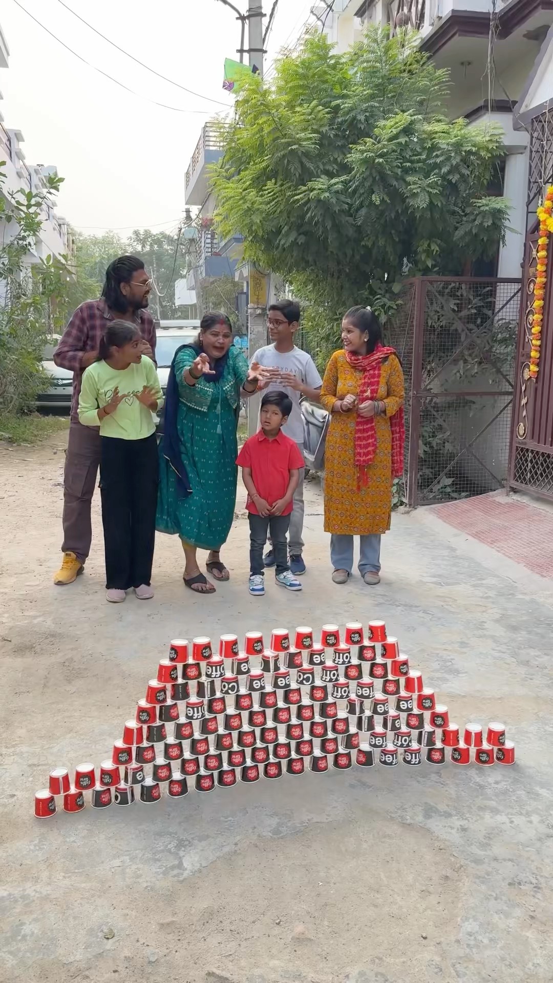 Glass Tower Challenge me Dadi fail ho Gayi ?? #shorts #funny #comedy #familychallenge #funnyshorts