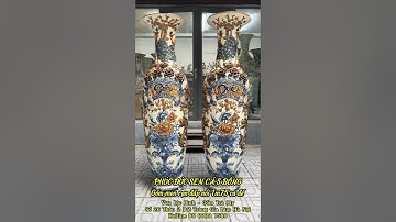 Trên tay cặp Lộc Bình Phúc Đức Sen Cá 5 Bông Hoa Cao 1m75 tại Vua Lộc Bình - Gốm Trà My - Bát Tràng