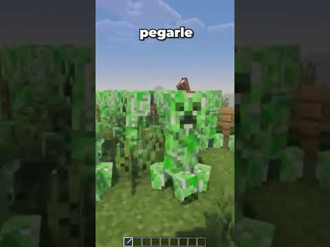 DIFERENCIAS entre Minecraft Java y Bedrock acerca del combate 🤔 | #shorts #short