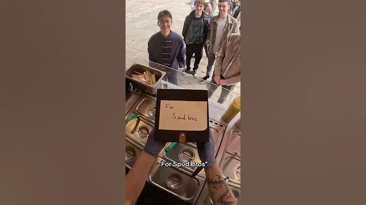 He brought a TRANSLATOR to order his spud! 🥹😍