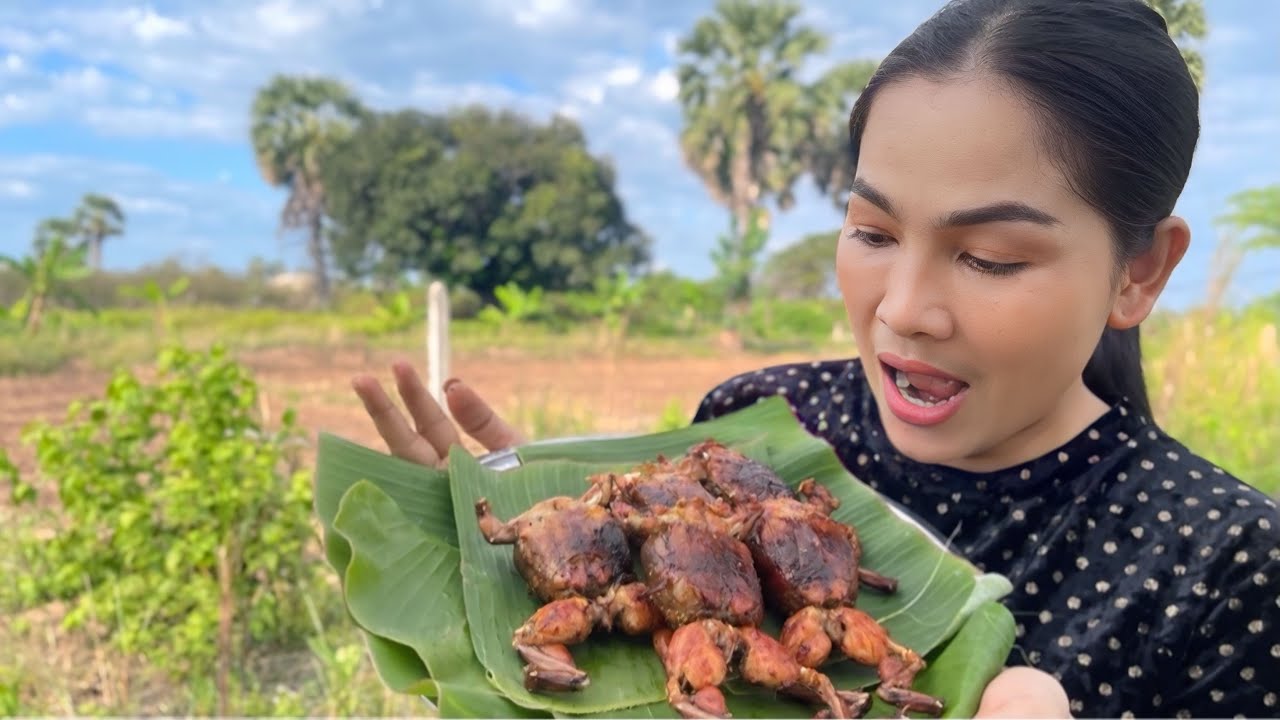 Traditional Khmer Food – Kangkeb Bok (កង្កែបបោក) | Cambodian Frog Recipe