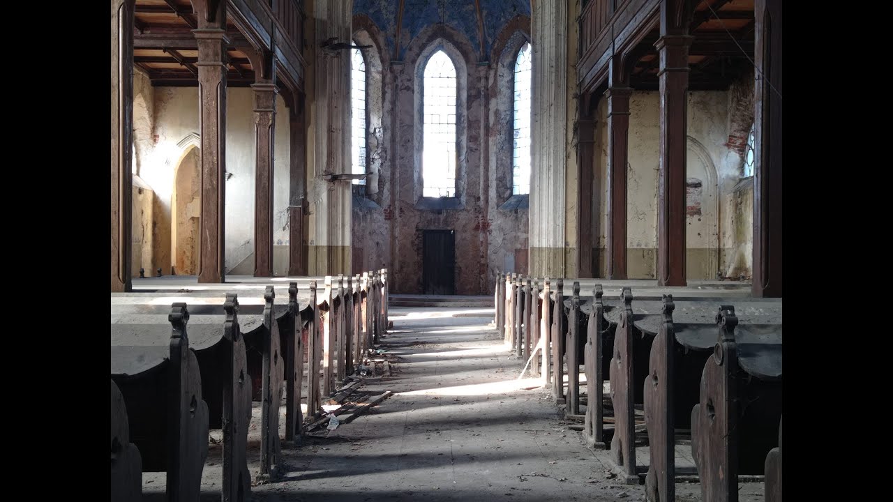 Opuszczony kościół w Stawiszynie. Urbex luty 2022.
