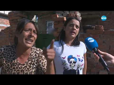 Видео: Децата се бият за парите на Хуан Габриел