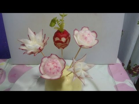 Vídeo: Floração da planta de rábano: o que fazer com flores em rábano