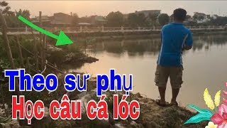 THEO CHÂN SƯ PHỤ HỌC HỎI KINH NGHIỆM CÂU CÁ LÓC, XEM CA LÓC THỞ//He is very good at fishing