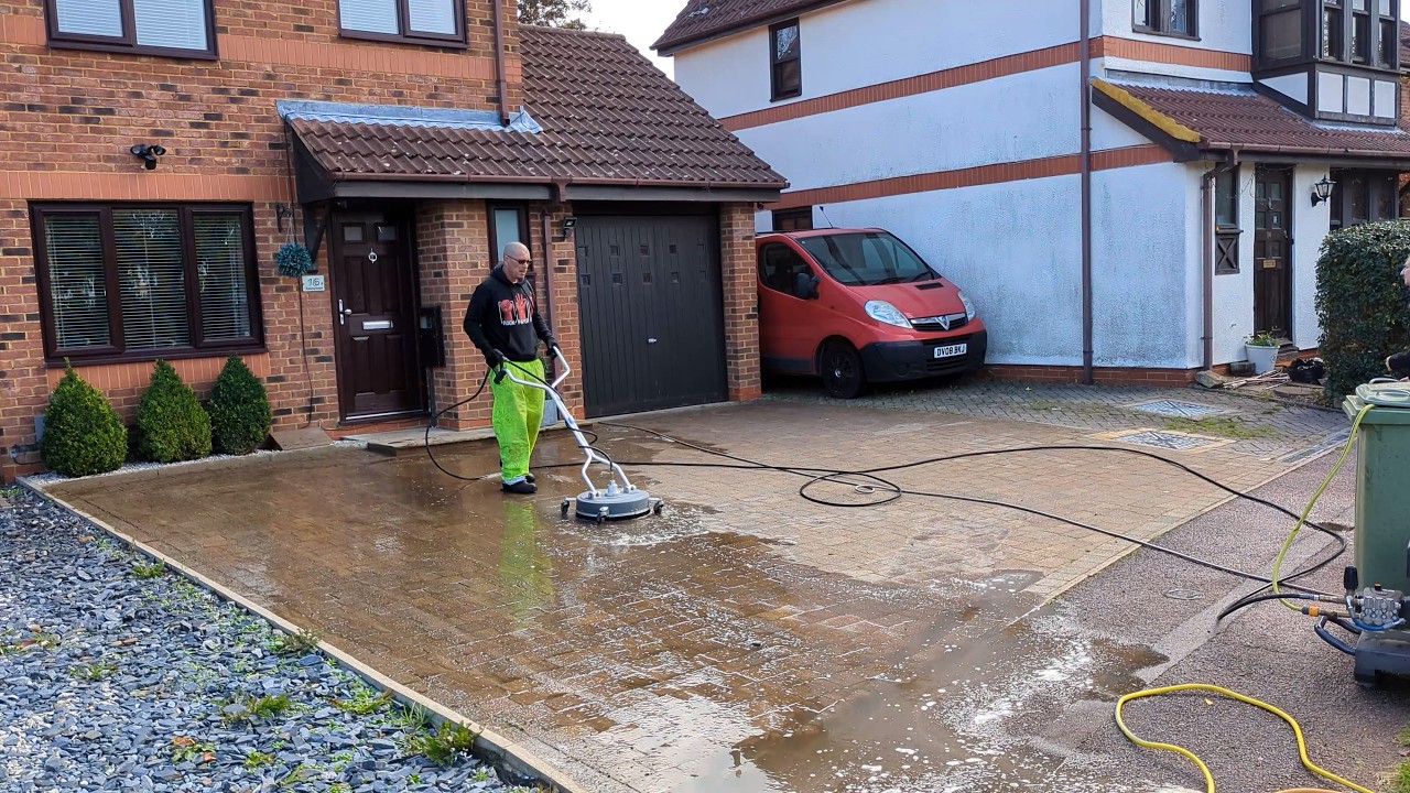 Driveway Pressure Washing Service Milton Keynes 
