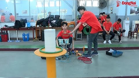 Sinh viên Lạc Hồng hào hứng chuẩn bị cho cuộc thi Robocon