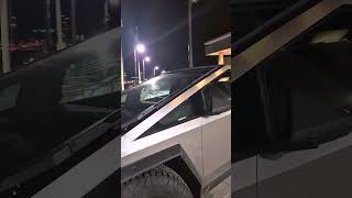 🚙 테슬라 사이버트럭, 진짜 이름값 하네요! 미래에서 온 줄Tesla Cybertruck – Looks Just as Cyber as Its Name! 🤖⚡