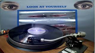 Video thumbnail of "Uriah Heep - Look At Yourself - Vinyl -"