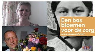 Dag van de Verpleging: Gerton Heyne geeft eerste boeket aan verzorgende IG Marita