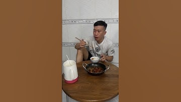 tôm kho mặn, bữa cơm của chàng trai công nhân