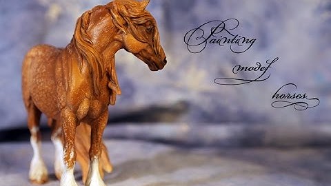 Model horse art: Using soft pastels for hair definition.