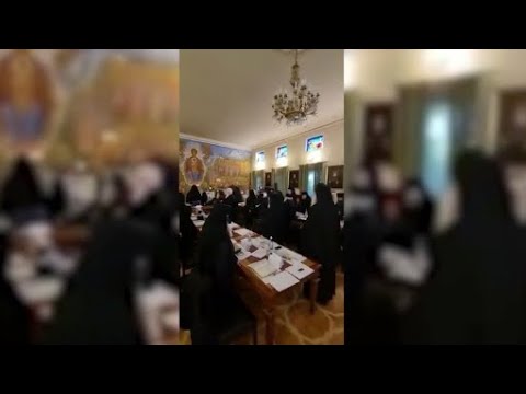 რატომ დაიწყო სინოდის სხდომა 6  საათის დავიანებით და რა საკითხები განიხილეს საპატრიარქოში