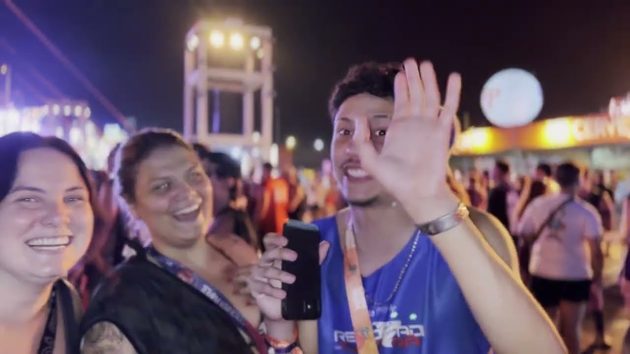 FIQUEI LOUCÃO NO CIA & BEIJANDO DESCONHECIDAS EM MINAS GERAIS