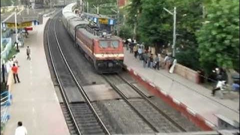 Howrah-New Delhi Yuva Express.