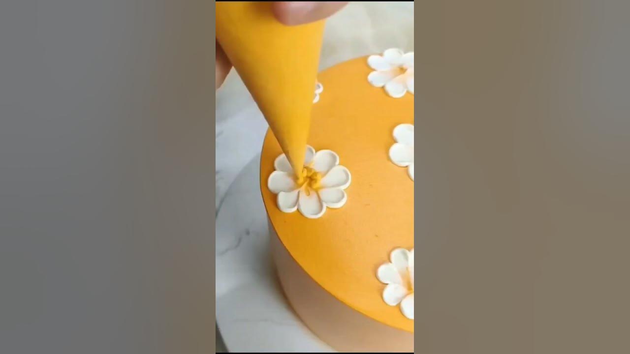 cake decorating menghias kue motif bunga sederhana. ❤️🥰subscribe yah