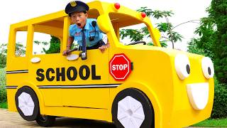 Wheels on the Bus, Cody Pretend Play Helping Friends