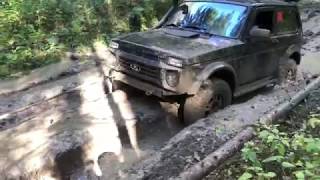 УАЗы с Нивами против 2 Land rover, ов и Pinzgauer, кто кого.