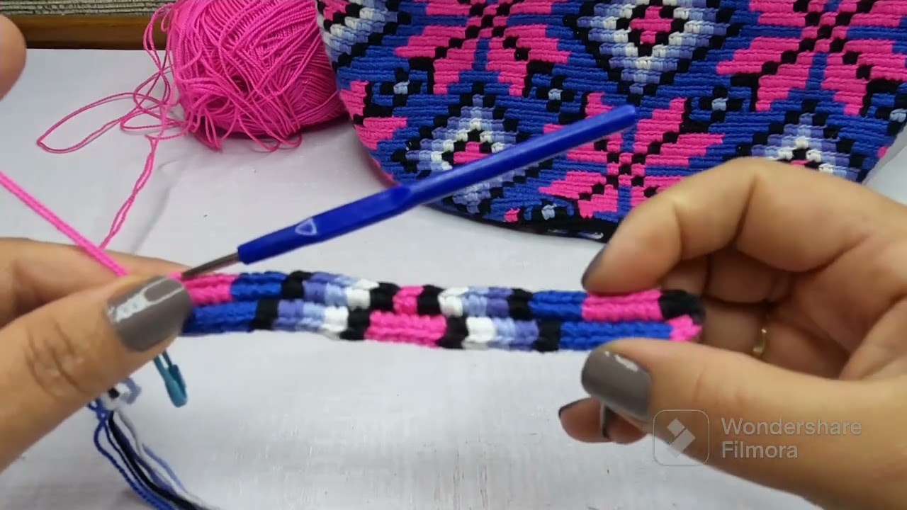 cosmetiquera en crochet técnica wayuu diseño mándala (1)#artesanal #mochilawayuu #crochet