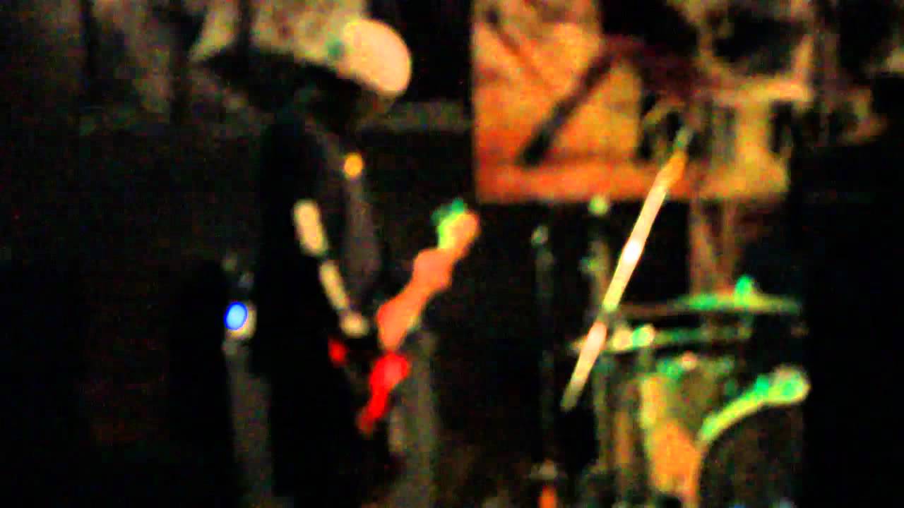 Skip it! 27/08/2011 make it max (part1) *blur auf YouTube ansehen Skip it! 27/08/2011 make it max (part1) *blur auf YouTube ansehen