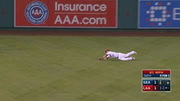 Trout lays out to rob Smith of extra bases