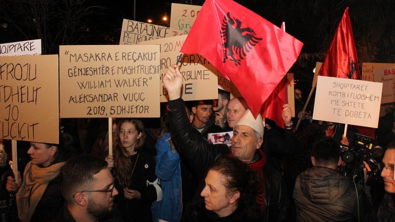 VV protestë kundër pranisë së Vuçiç në Tiranë, përplasje me policinë