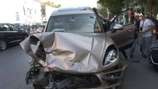 Kadıköy’de lüks araçla sollamada feci kaza  2 yaralı   İhlas Haber Ajansı