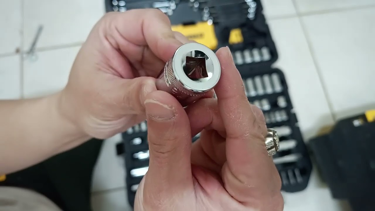 DEWALT Mechanics Tools Kit and Socket Set, 168-Piece (DWMT73803)