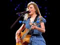 Taylor… blue is YOUR color 💙