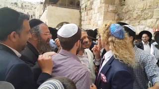 Celebrity Leonardo Farkas kotel Pesach 2 2017 Net Worth