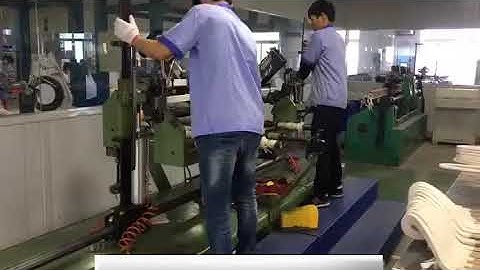 Hydraulic coil spreading machine for motor stators.