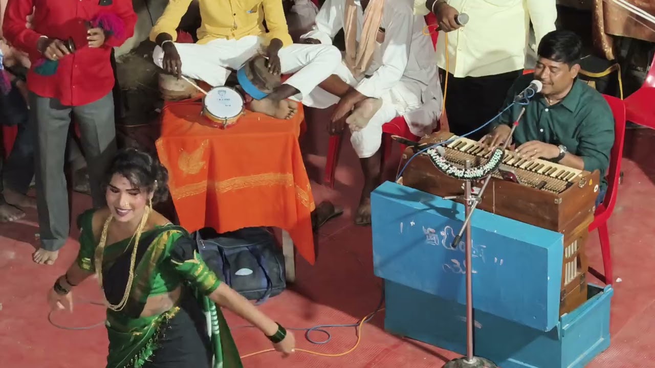 ನಿಜ ಹೇಳತೀನಿ ಗೆಳತಿ ಖ್ಯಾತ ಭಜನಾ ಗಾಯಕರು ಆಕಾಶ ಮನಗೂಳಿ ಹಾಗೂಖ್ಯಾತ ನೃತ್ಯಗಾರತಿ ವೈಶಾಲಿ ಬಿಜಾಪುರ 