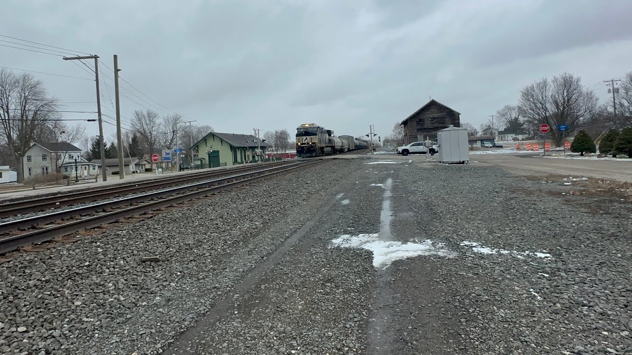Westbound NS Manifest 13N meets with eastbound NS grain 60E with BNSF lead 
